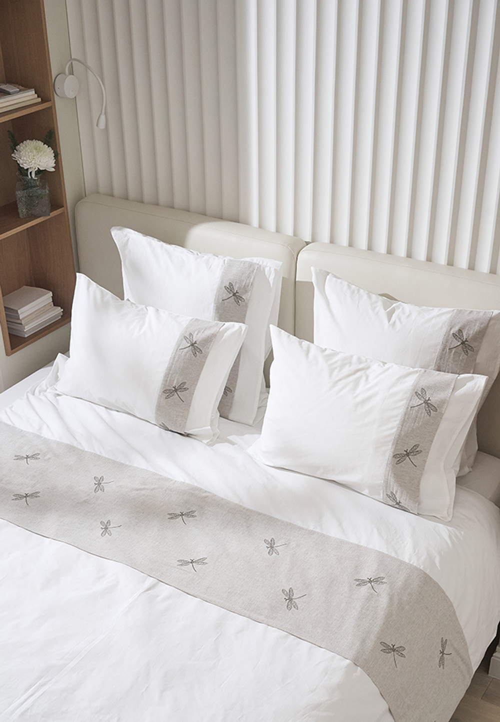 Постельное белье 2 спальное евро Luxberry Вечерние стрекозы белое с вышивкой