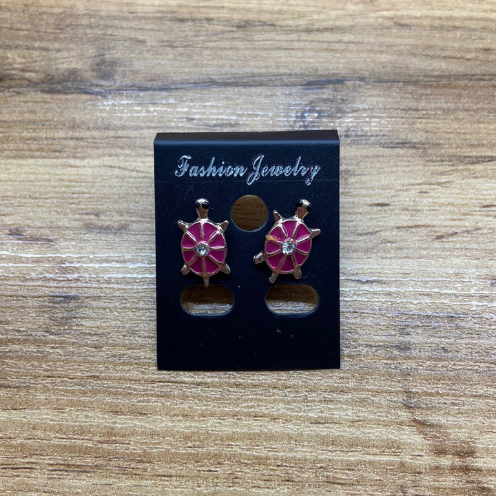 Серьги Small Черепашка стразы эмаль цветная цвет малиновый металл золотистый