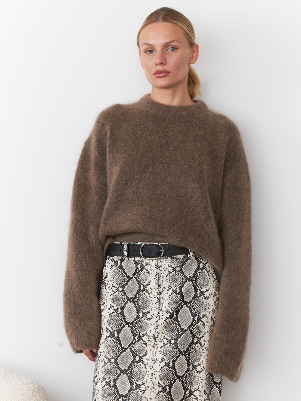 БАЗОВЫЙ РЕМЕНЬ С ОВАЛЬНОЙ ПРЯЖКОЙ BLACK