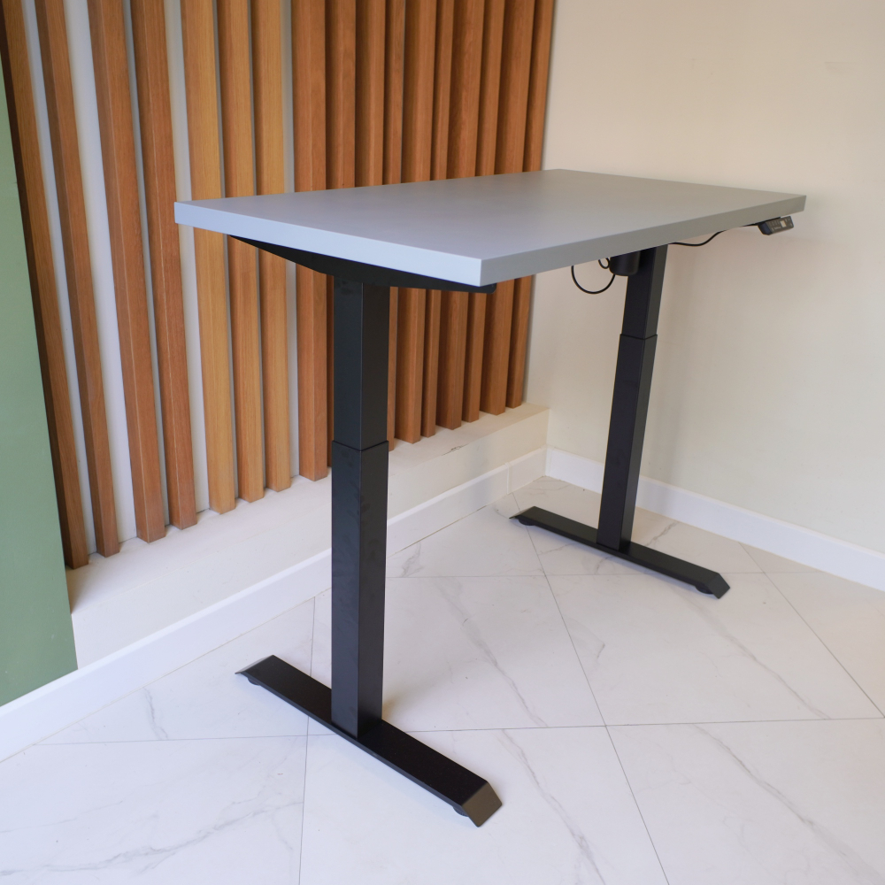 Регулируемый компьютерный стол Motor UP с регулировкой по высоте — столешница МДФ серый