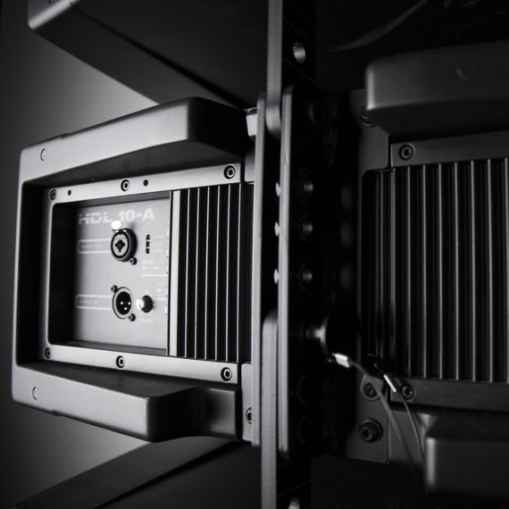 RCF HDL 10-A активная АС, 700Вт, динамик 8 дюймов