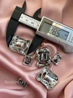 Пуговицы прямоугольные в серебре с камнем мятый металл