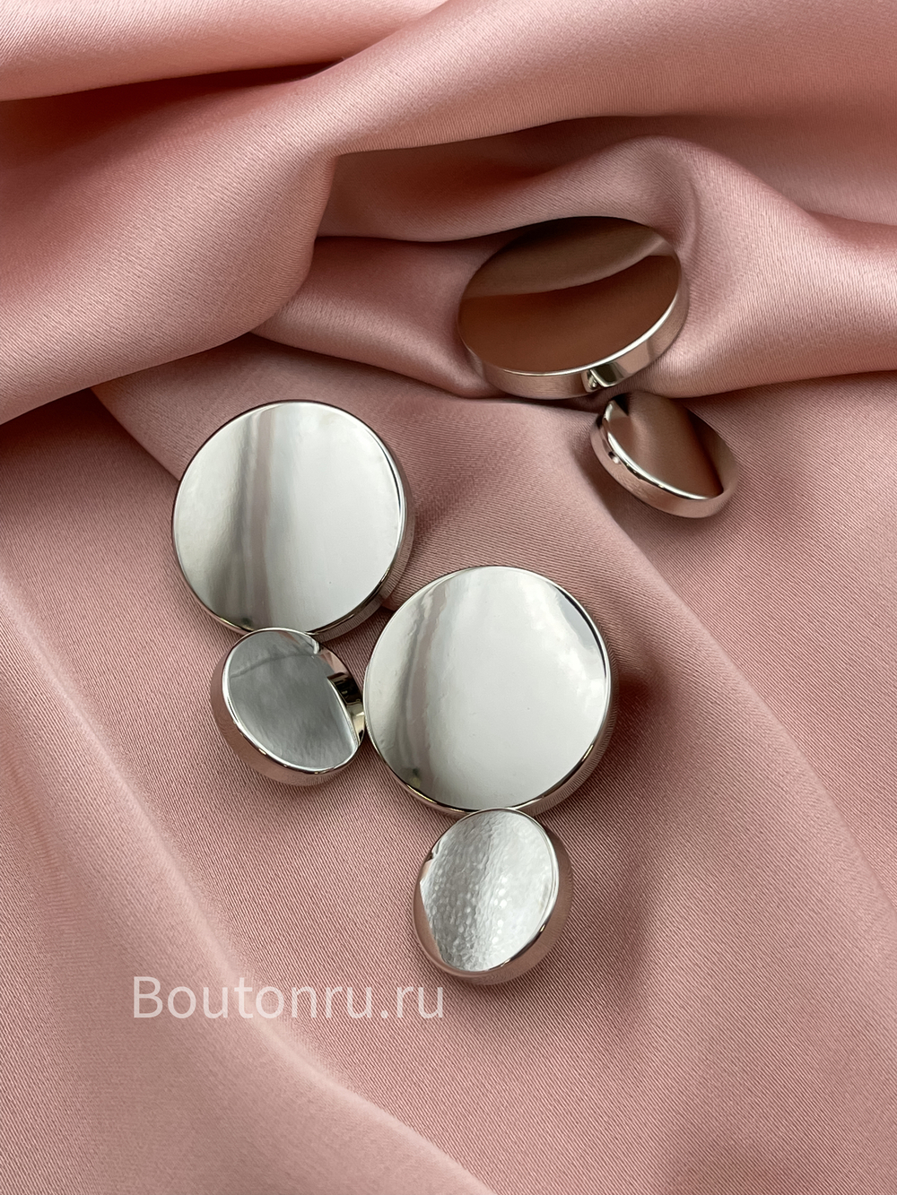 Пуговицы плоские металлические серебристые глянец