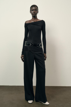 ZARA ТОП С АСИММЕТРИЧНЫМ ВЫРЕЗОМ, ЧЕРНЫЙ