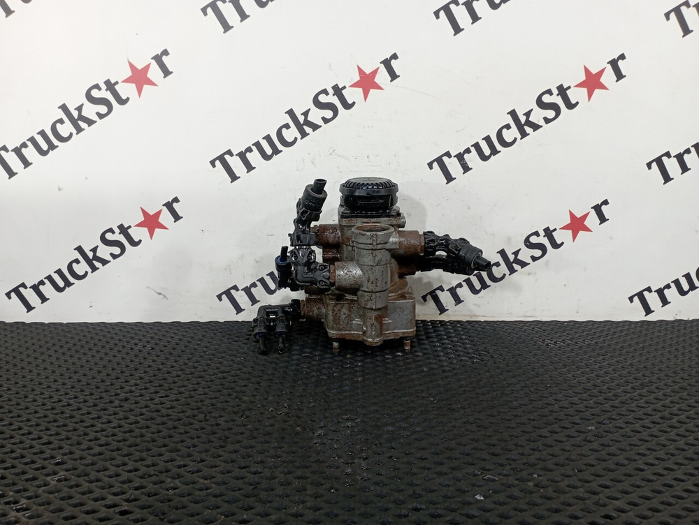 Кран управления тормозами прицепа 2017г.