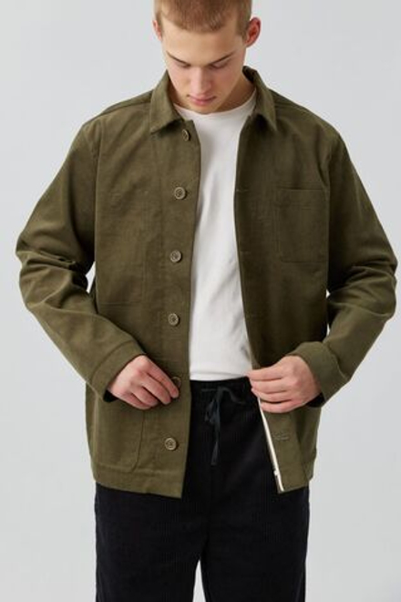 Верхняя мужская рубашка с карманами из вельвета цвета хаки