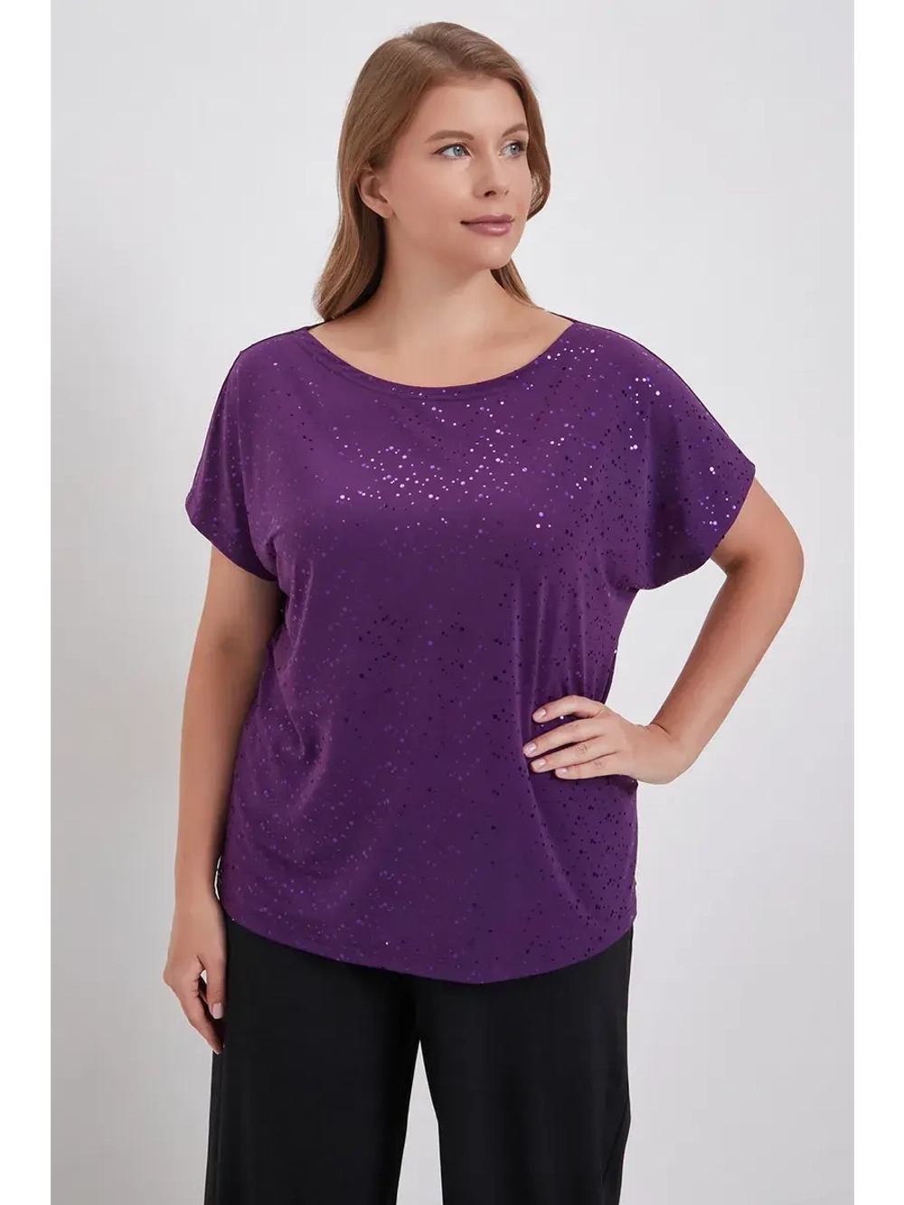 Блузка с пайетками короткий рукав