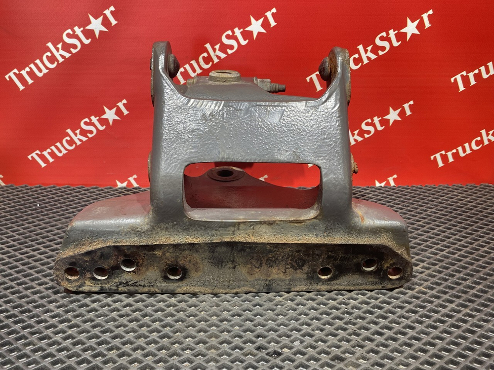 Кронштейн полурессоры передней