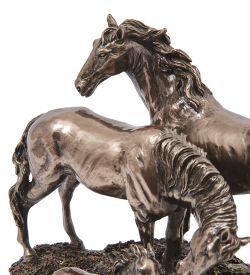 Veronese WS-1410 Статуэтка «Семейка лошадей»