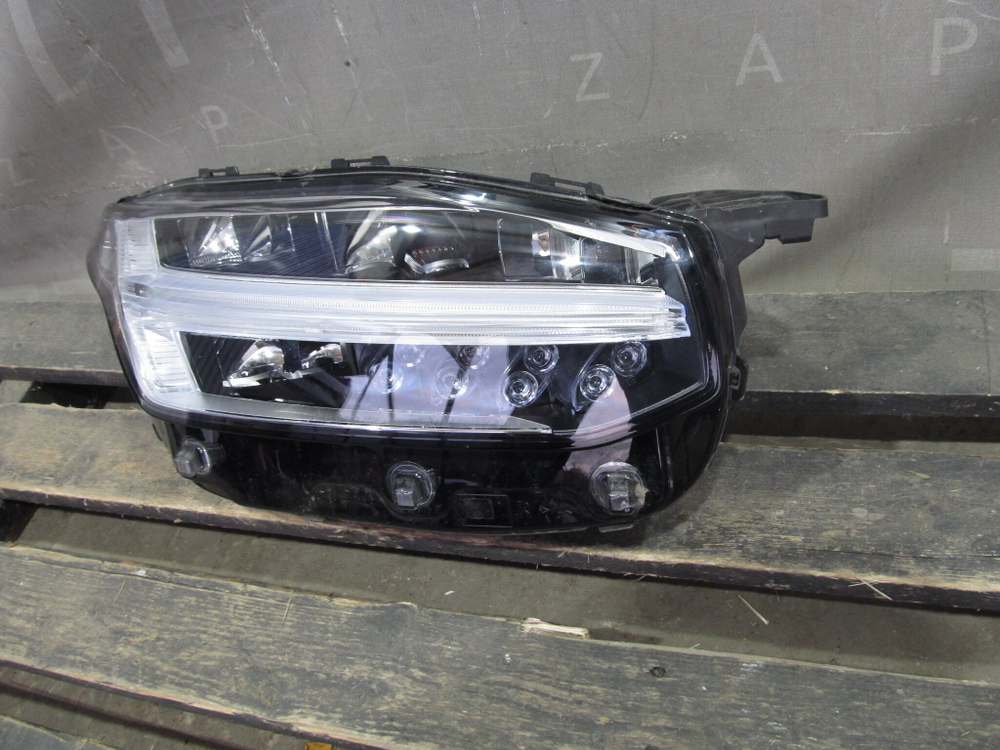 Фара правая LED Volvo XC90 2 14-19 Б/У Оригинал 31677039