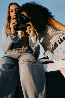 ZARA КАРДИГАН С ВОЛАНАМИ, СЕРО-СИНИЙ