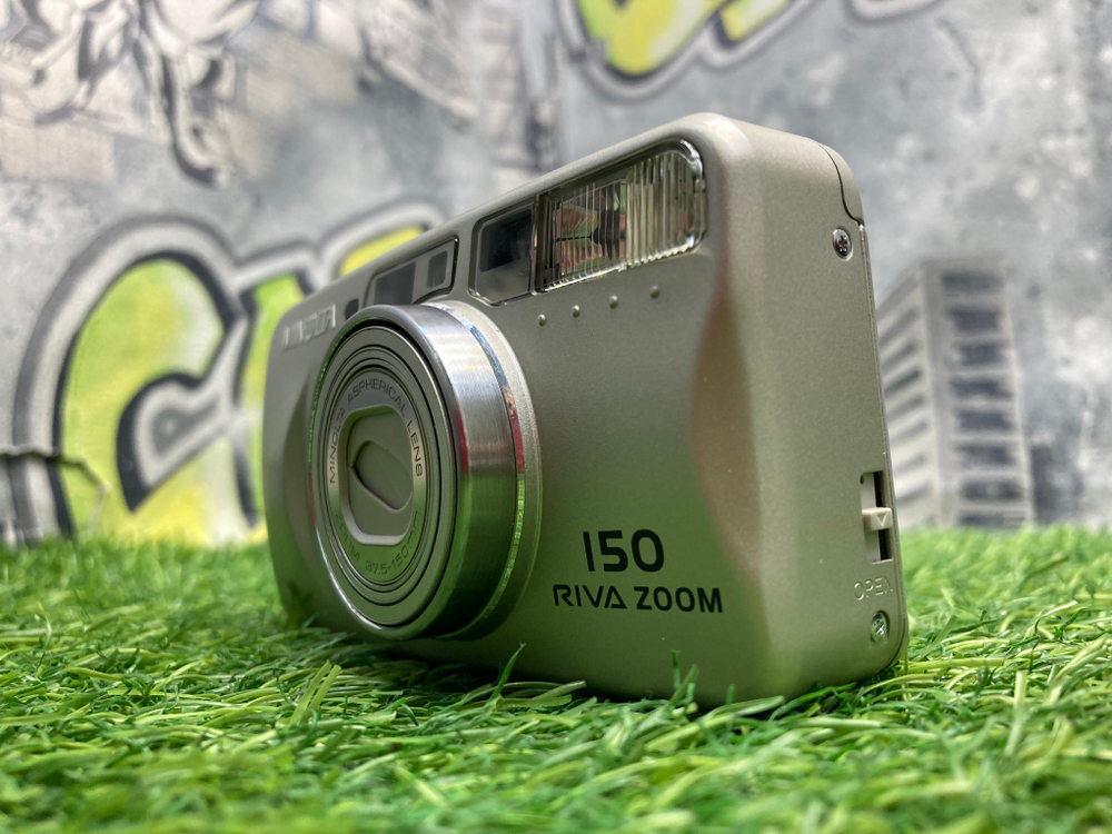 Minolta Riva Zoom 150