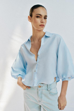 ZARA РУБАШКА ИЗ СМЕСОВОГО ЛЬНА С ОБЪЕМНЫМИ РУКАВАМИ, НЕБЕСНО-ГОЛУБОЙ