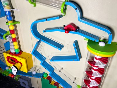 Интерактивная стена с пневмолабиринтом "Воздушные виражи"