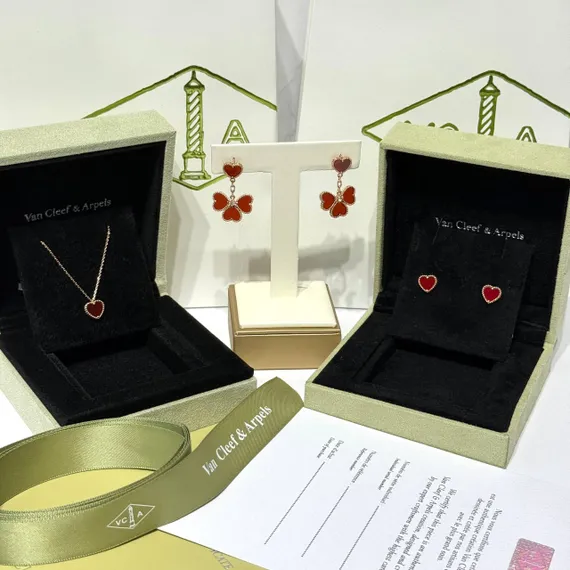 Серьги VAN CLEEF & ARPELS Sweet Hearts