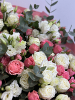 Букет из кустовых роз