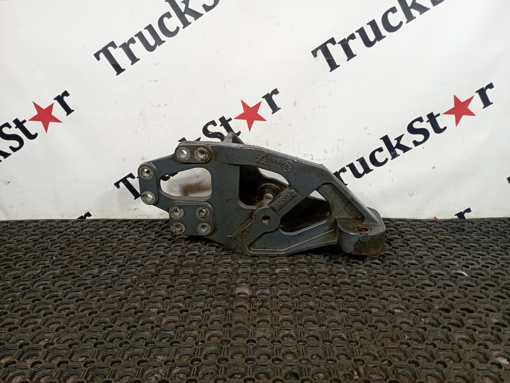 Кронштейн рессоры передней левый 2018г.