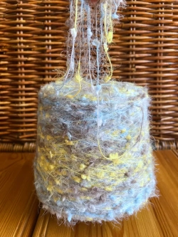 Пряжа  декоративная с ворсом и шишибриками