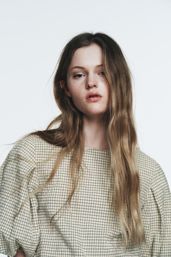 ZARA ТОП В КЛЕТКУ С ОБЪЕМНЫМИ РУКАВАМИ, ПЕСОЧНЫЙ/ЧЕРНЫЙ