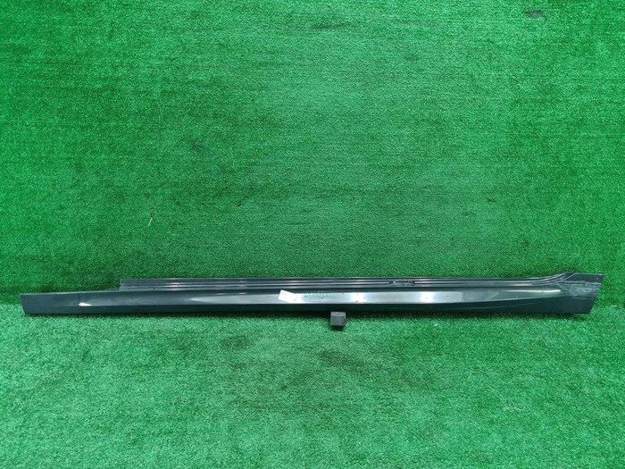 Накладка порога левая BMW M8 F93 (2019-н.в.)