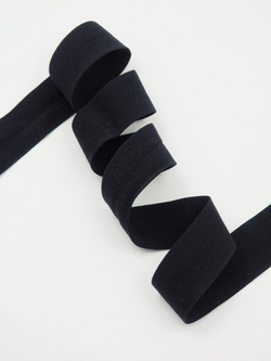 Бейка эластичная черная матовая ширина 25 мм