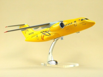 Модель самолета Ан-148 (М1:72, Саратовские Авиалинии)