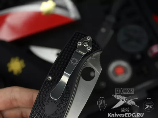Нож складной Spyderco Resilience Lightweight 142PBK c клинком из стали 8Cr13MoV, рукоять FRN