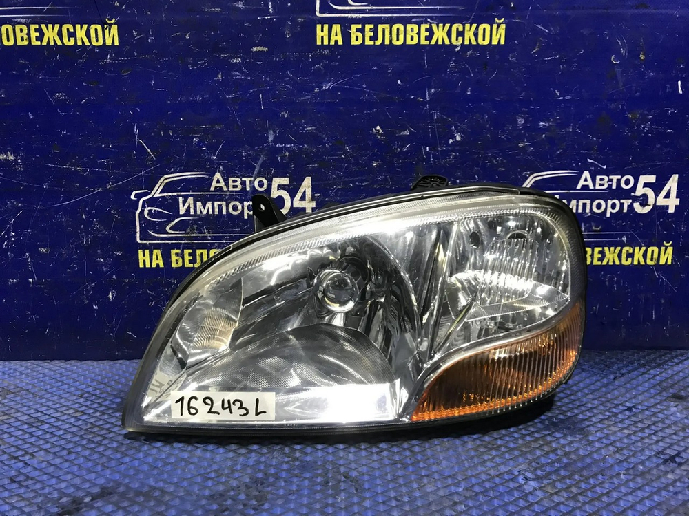 Фара передняя левая SUZUKI SWIFT 2000-2003