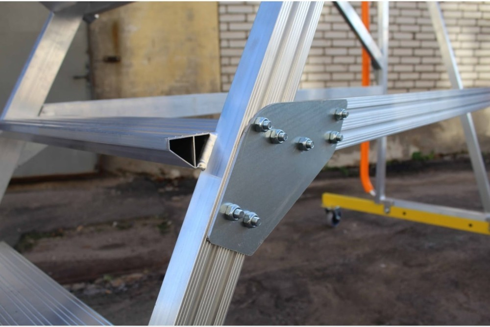 Площадка авиационная алюминиевая MEGAL ПАА - 2,1 х 3,5 с силиконовыми отбойниками