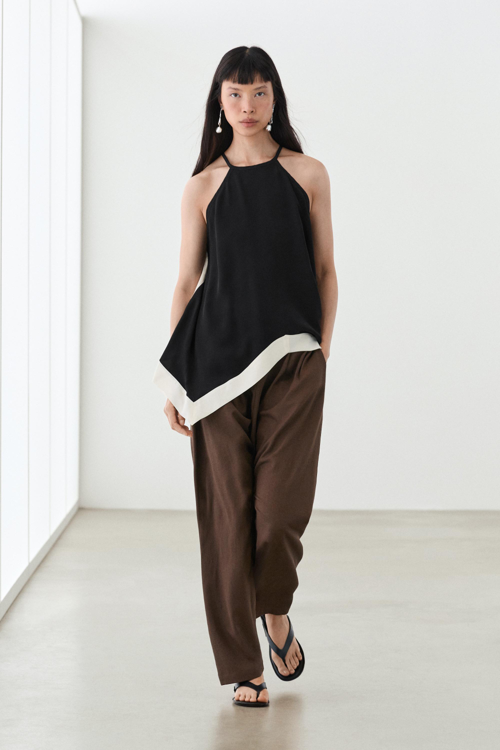 Massimo Dutti Длинный топ халтер с контрастными деталями, черный