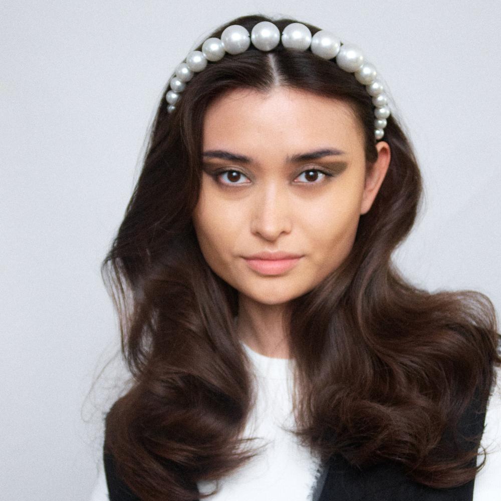 Тонкий ободок с объемными жемчужными шарами