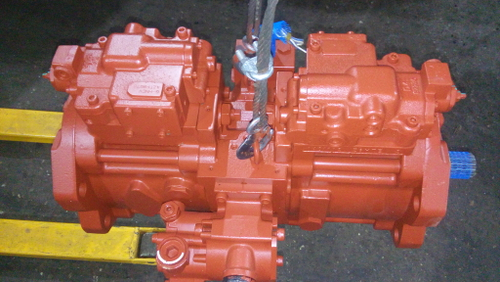 Гидравлический насос на экскаватор New holland E215B