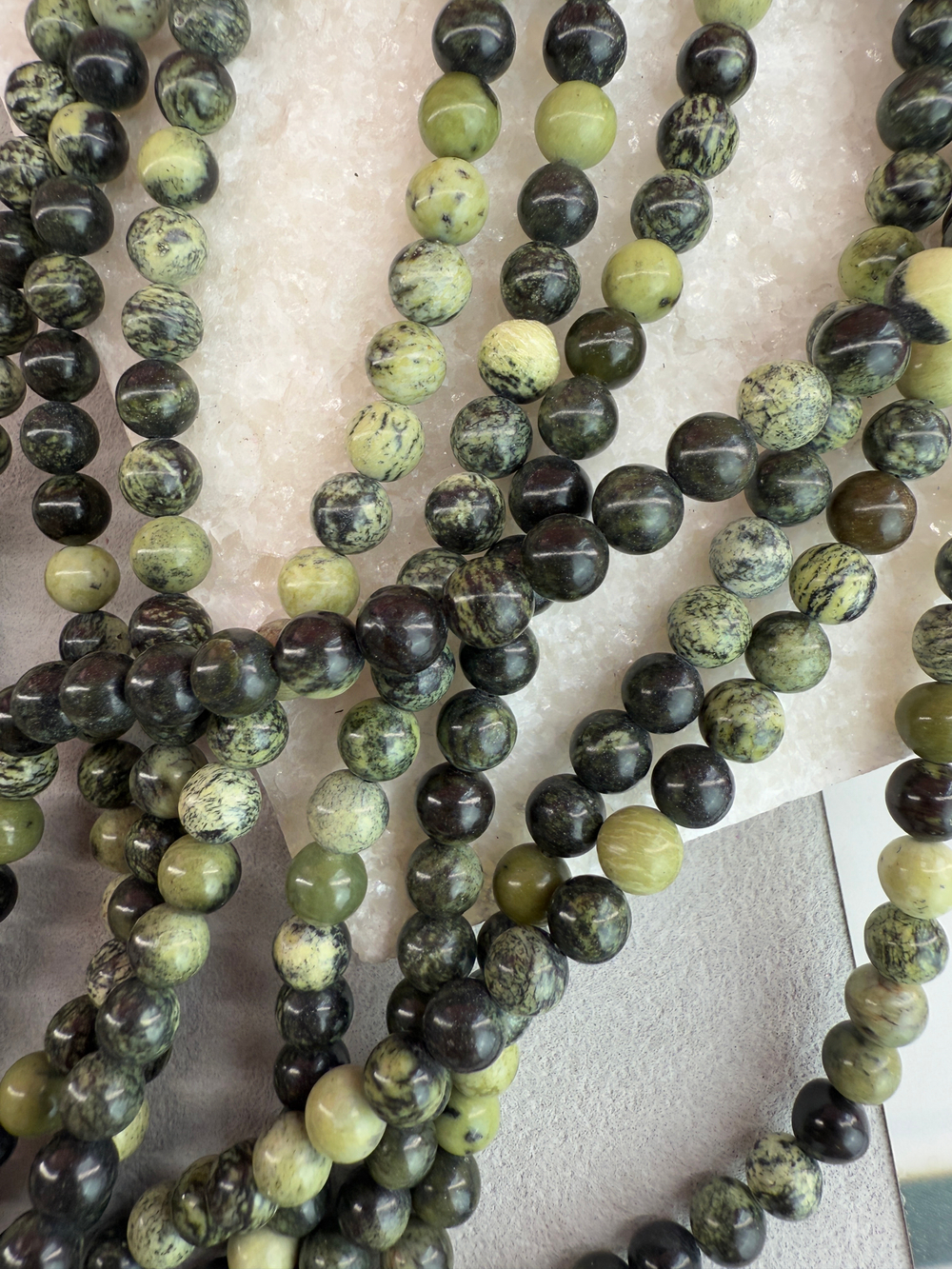 Натуральный змеевик 6 мм, 37 мм