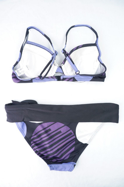 Купальник приятной расцветки 42 А размер, новый