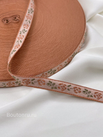 Тесьма (лента) пыльно-розовая с цветочками 1 см жаккард