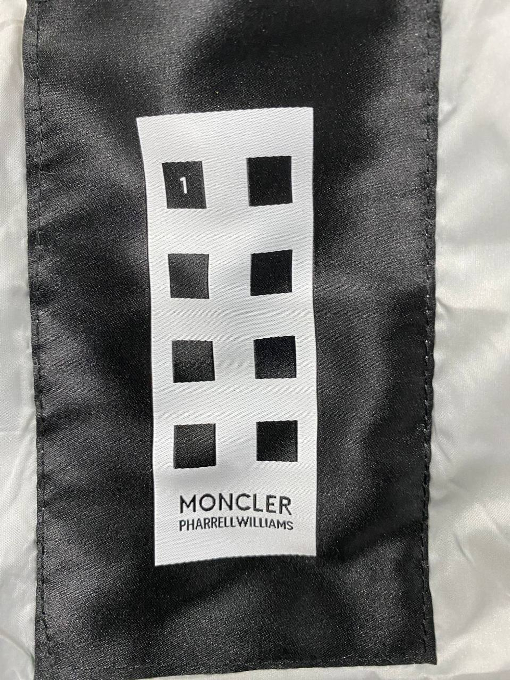 Пуховик Moncler