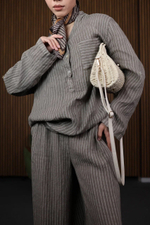 льняной костюм в полоску