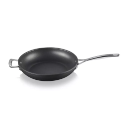 Le Creuset - Сковорода PRO с антипригарным покрытием 30см. / артикул   51101300010202  / GTIN 630870273022