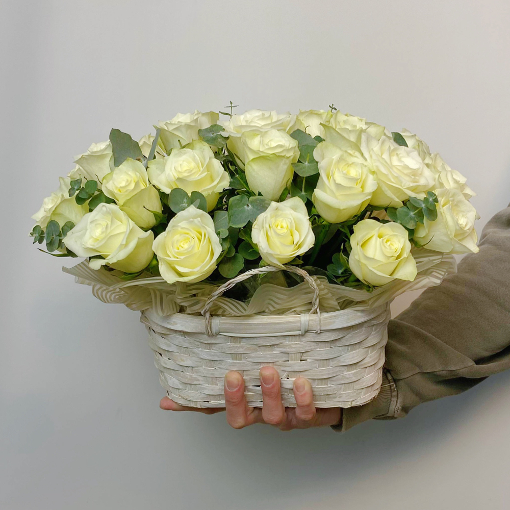 Лукошко 25 белой розы