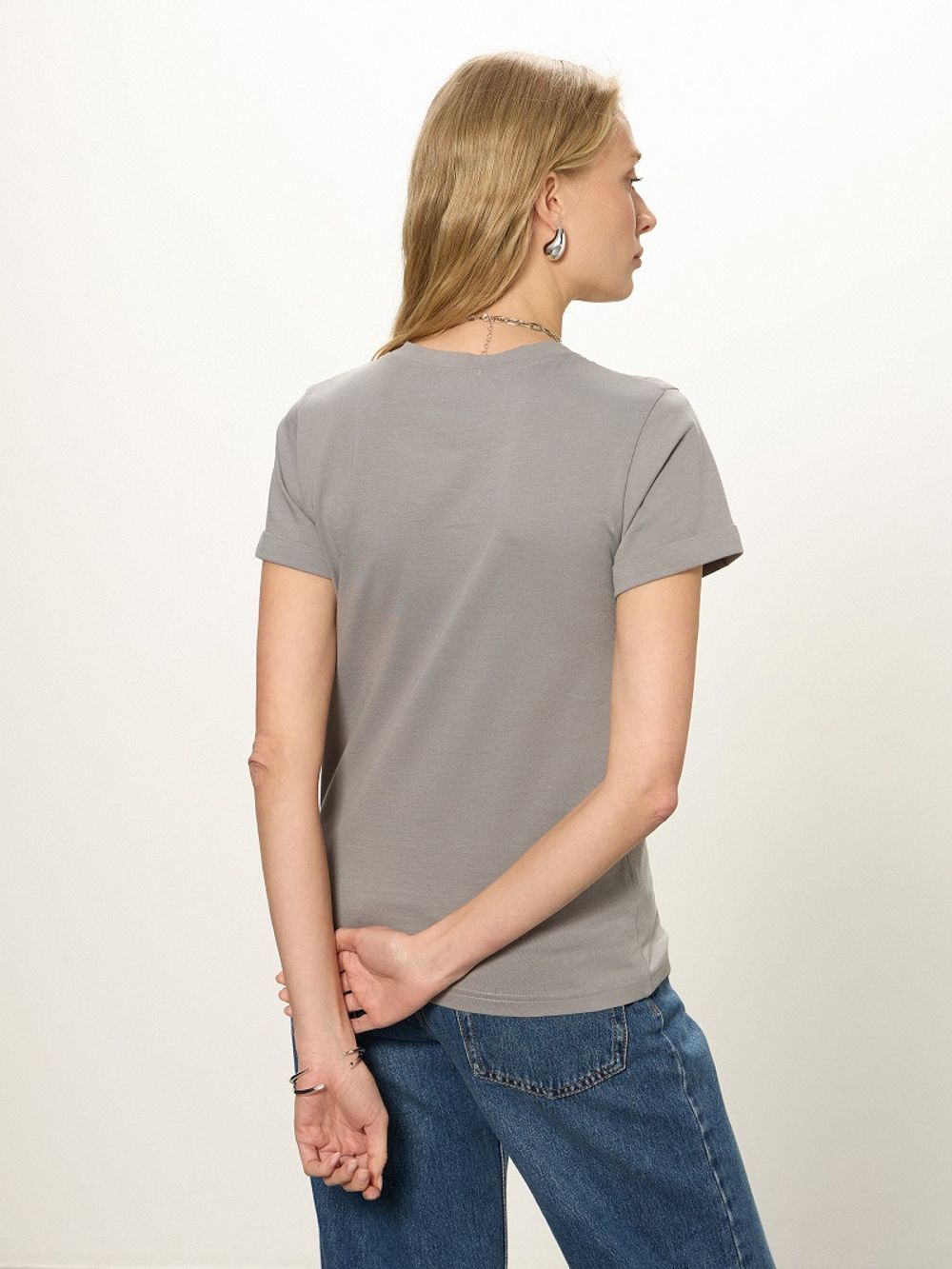 Футболка прямая светло-серая