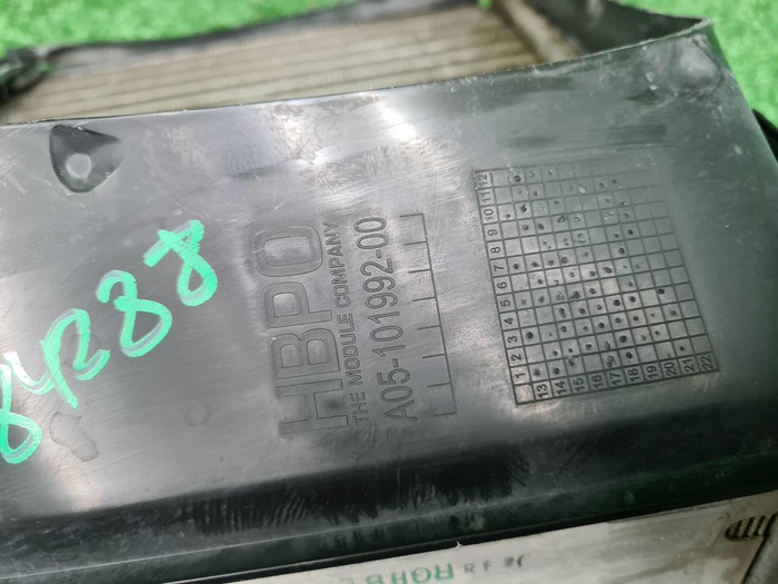 Интеркулер правый Porsche Macan 95b (2014-н.в.)