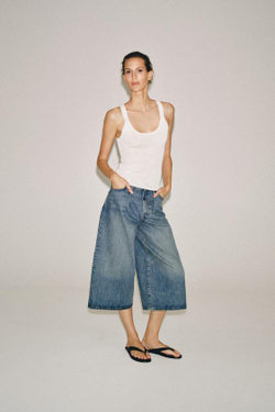 ZARA ДЖИНСОВЫЕ ШОРТЫ СО СРЕДНЕЙ ПОСАДКОЙ — ZW COLLECTION, СИНИЙ