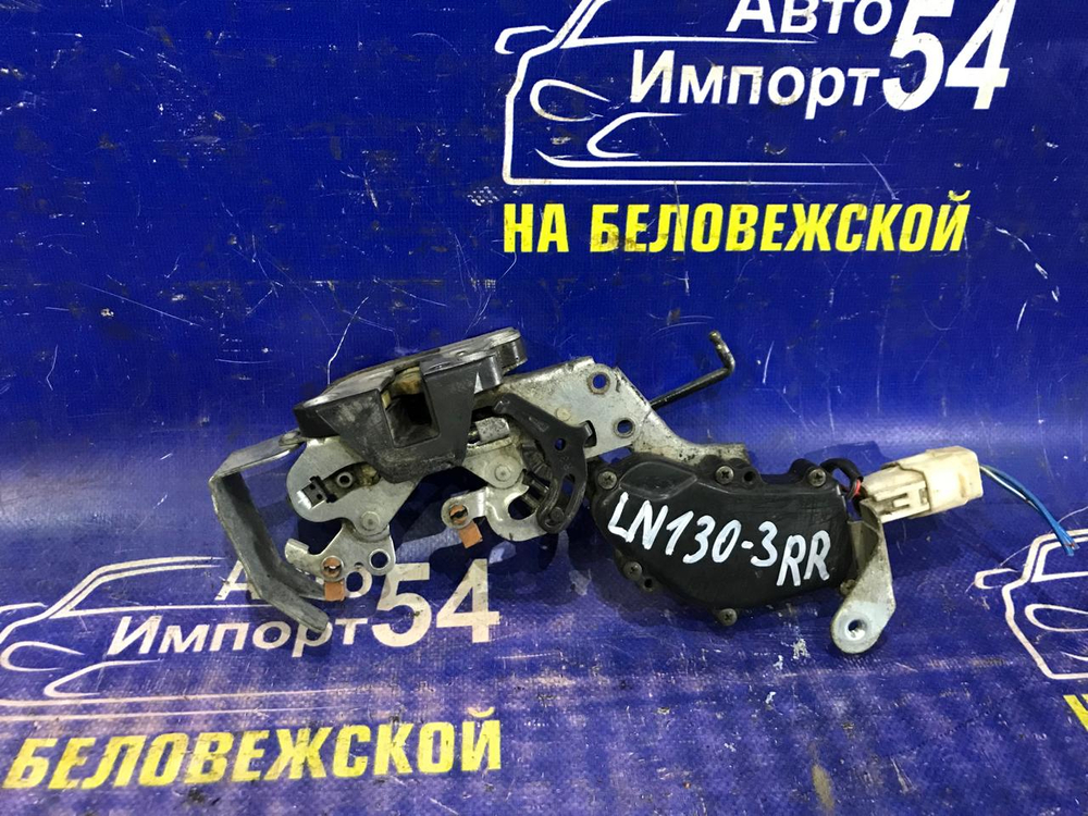 Замок двери задней правой TOYOTA HILUX SURF 1992