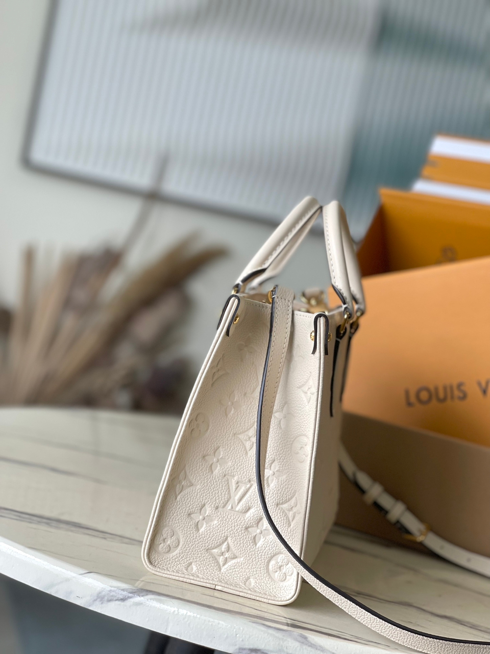 Louis Vuitton Onthego PM