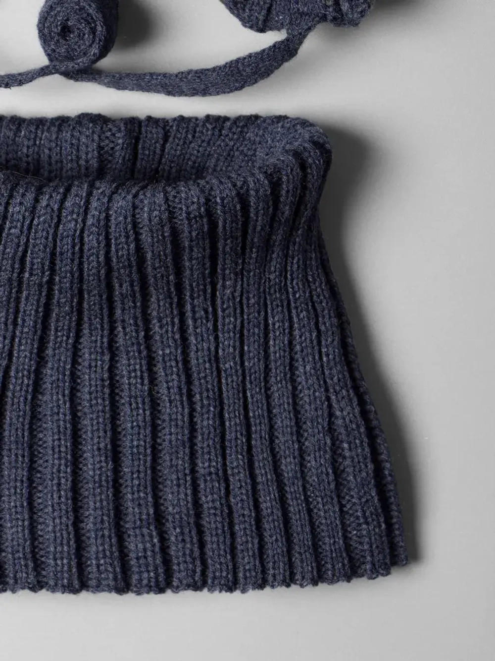 Шапка с завязками и снуд детская, осень