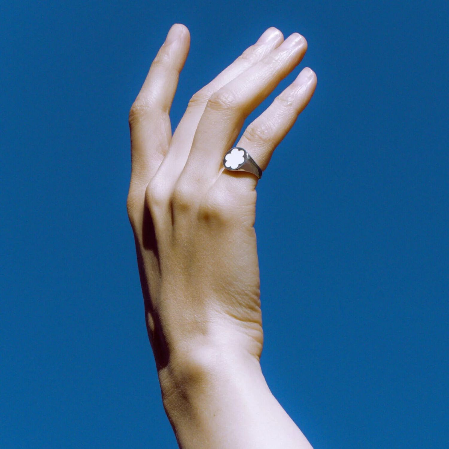 Кольцо-печатка Silver Forget-Me-Not Ring – White