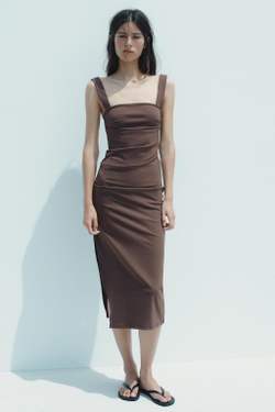 ZARA ПЛИССИРОВАННОЕ ПЛАТЬЕ МИДИ, КОРИЧНЕВЫЙ