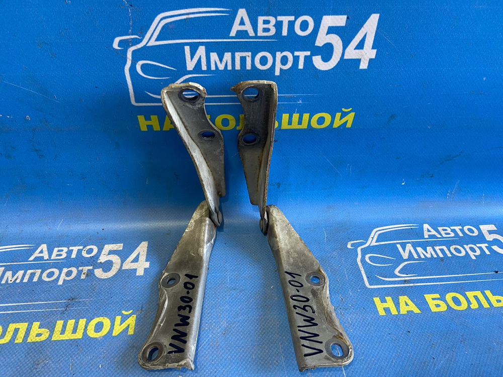Петля капота левая NISSAN LARGO 1993