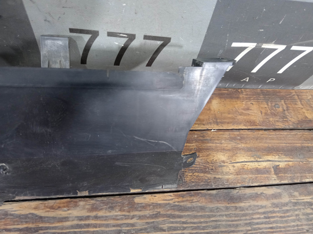 Дефлектор радиатора левый Chery Tiggo 8 Pro 21-нв Б/У Оригинал 302000902AA