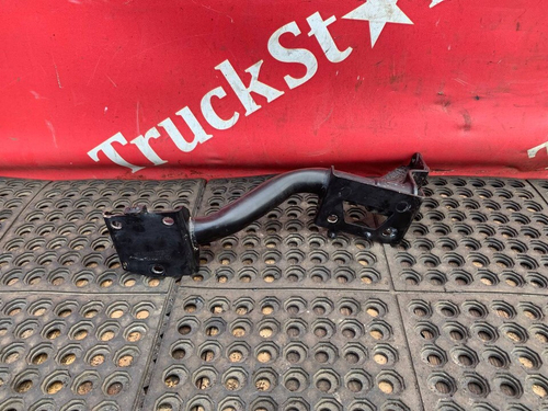 Кронштейн корпуса подножек правый 2024г